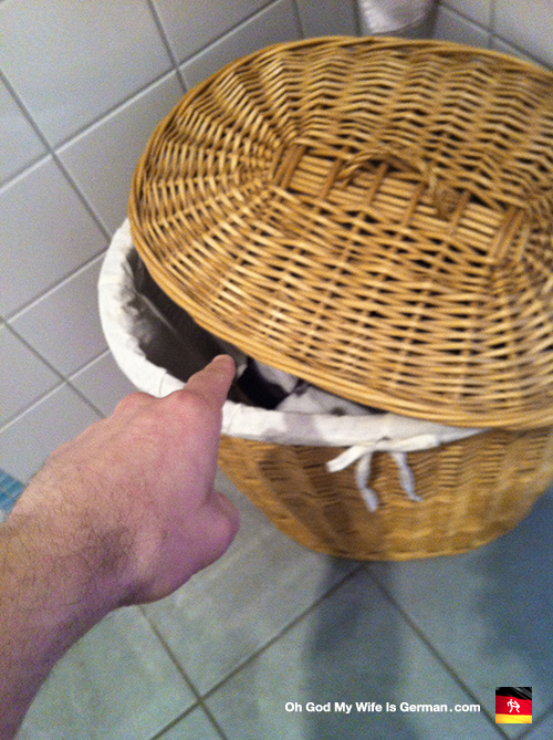 Wicker laundry basket / hamper