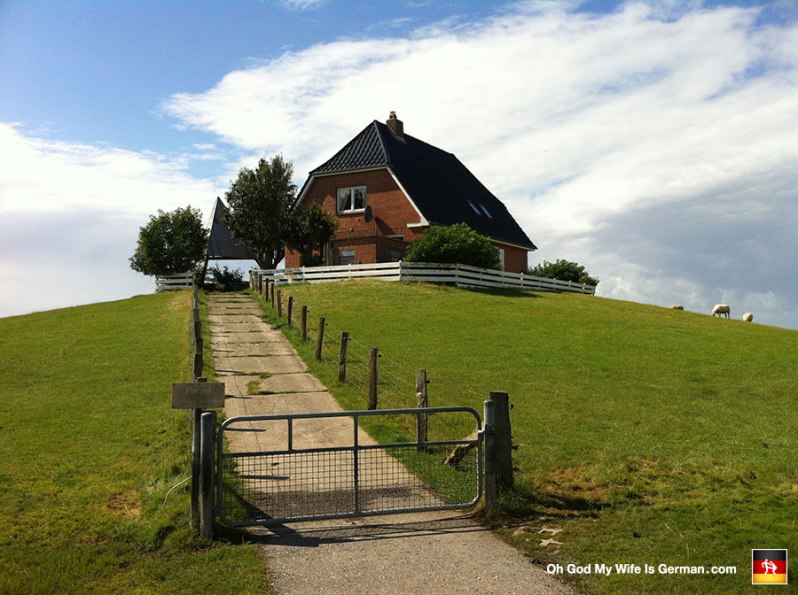 038-hallig-church-and-school