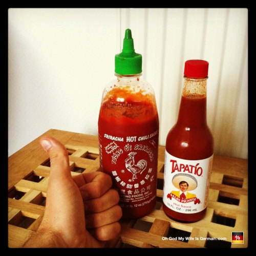 hot-sauce-sriracha-and-tapatio-bottles