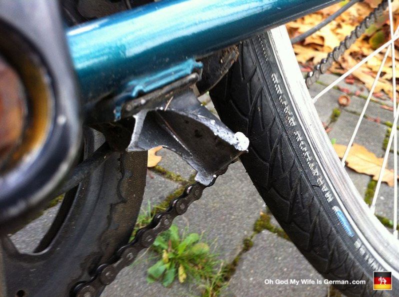 almost-stolen-bike-broken-bikestand