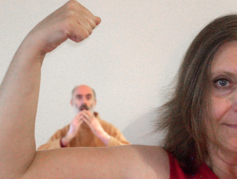 super-wife-funny-couple-flexing-woman