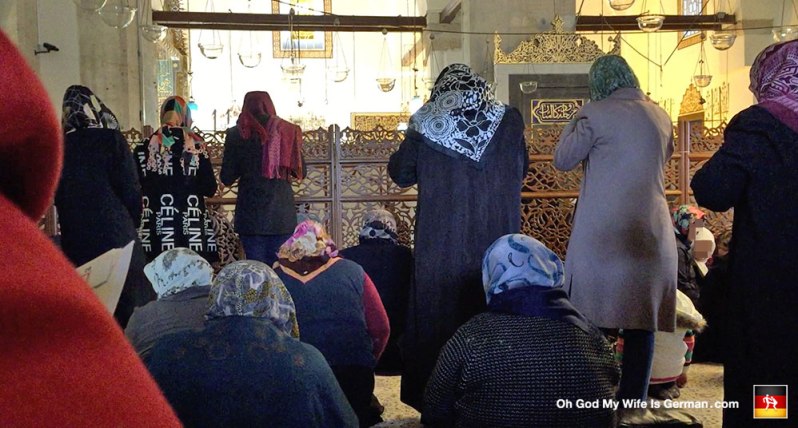 075B-mevlana-mosque-muslim-women-praying-hijab